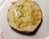 Foto del paso 11 de la receta: Montadito de huevas de sardinas, marinadas en sal y zumo limón