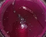 A picture of step 3 of Pomegranate jelly.