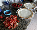 Foto del paso 3 de la receta: Tarta de frutillas con crema