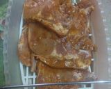 Foto del paso 3 de la receta Chuletas de cerdo al salmorejo con papas fritas