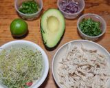 Foto del paso 1 de la receta: Ensalada de pollo con aguacate