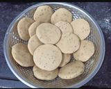 A picture of step 6 of Delhi Wali Khasta Kachori.