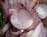 Foto langkah ke 4 dari resep Tumis bihun jamur kuping.