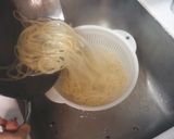 大蝦菠菜蘑菇意粉 附「實作影片」的食譜步驟4照片