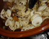 Foto del paso 8 de la receta: Fondo para arroz. O Fideuá con Mejillones y setas