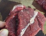 Hình bước làm 3 của món Thịt bò áp chảo sốt tiêu siêu dễ