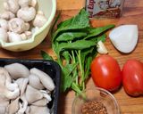 Foto del paso 1 de la receta: Caldo de hongos con epazote