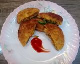 A picture of step 8 of Chicken tikka bread pockets.