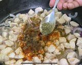 A picture of step 7 of Chicken Cheese Fajita Sandwich.