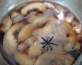 Foto langkah ke 3 dari resep Spiced Honey Pear Tea.