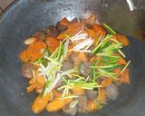 Foto langkah ke 3 dari resep Tumis wortel dengan bakso.