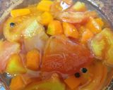 A picture of step 1 of Tomato and carrot soup.