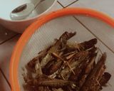 A picture of step 1 of Crispy spicy grasshopper.