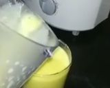 A picture of step 4 of Mango shake.