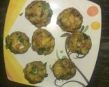 A picture of step 3 of Aloo bonda.