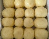 Gambar langkah 9 resipi Roti kentang kastard.