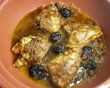 Foto del paso 12 de la receta Pollo en tajine con ciruelas y pasas con salsa Pekin