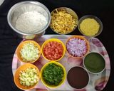 A picture of step 1 of Chatpati bhel.