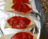 Foto del paso 2 de la receta: Libritos de pechuga de pollo con queso y pimientos del piquillo