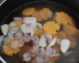 Foto langkah ke 3 dari resep Sayur Bening Bayam Wortel.