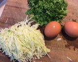 Hình bước làm 2 của món Cơm bắp cải rang cho bạn nhỏ