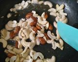 मटर तिल बर्फ़ी (Matar til barfi recipe in Hindi) रेसिपी चरण 3 फोटो