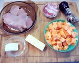 Sajtos, baconos csirkemell, édesburgonya pürével recept fázis 1 fotója