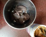 A picture of step 1 of Oreo cookies spread.