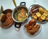 Foto langkah ke 4 dari resep Sup Kembang Tahu Jamur + Ayam Goreng + SambelTerasi.