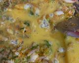 Foto langkah ke 3 dari resep Daging kepiting/udang tumis telur.