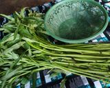 Foto langkah ke 1 dari resep Tumis kangkung saus Tiram.