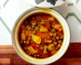 A picture of step 4 of Potato peas curry.