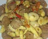 Foto langkah ke 4 dari resep Oseng baby corn bakso & telur puyuh.