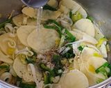 # 24 04 47 Bucatini tészta olajban eltett tonhalfilével, póréhagymával és sáfránnyal recept fázis 5 fotója