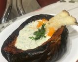 Foto del paso 3 de la receta: Zapallo relleno con dip de queso crema y hojas de zanahoria