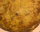Foto del paso 12 de la receta: Tortilla de patatas del cocido y cebollita roja