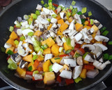 Foto del paso 6 de la receta: Alubia arrocera coloreada y rape