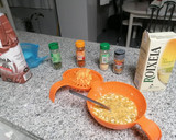 Foto del paso 3 de la receta: Lenguados en salsa a la plancha con puré del campo y salteado
