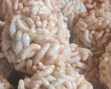 A picture of step 5 of Murmura ladoo.