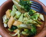 Foto del paso 8 de la receta: Fideos 3 colores con brócoli