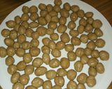A picture of step 3 of Flour dumpling ball.