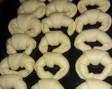 Foto del paso 5 de la receta: • Facturas de manteca 🥐 •