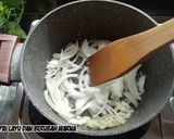 Foto langkah ke 2 dari resep Sup sosis bakso.