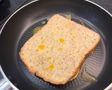 Foto langkah ke 3 dari resep Classic Cinnamon French Toast.
