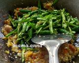 Foto langkah ke 3 dari resep Oseng-oseng Oncom Pedas Manis Simpel.