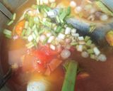 Foto langkah ke 5 dari resep Ikan Patin Kuah Asam Manis.