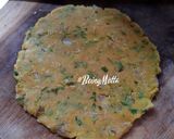 A picture of step 6 of Koki (Sindhi Special Breakfast).