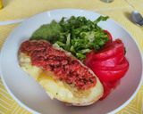 Foto del paso 1 de la receta: Papa rellena con ensalada