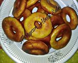 A picture of step 3 of Donuts with Sugar.