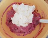 Foto del passaggio 5 della ricetta Cheesecake ai frutti di bosco senza cottura